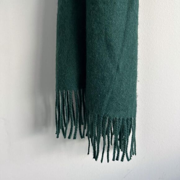 Zara Oversized Fringe Scarf in Green - Picture 8 of 8